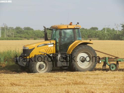 Challenger MT585B technische daten